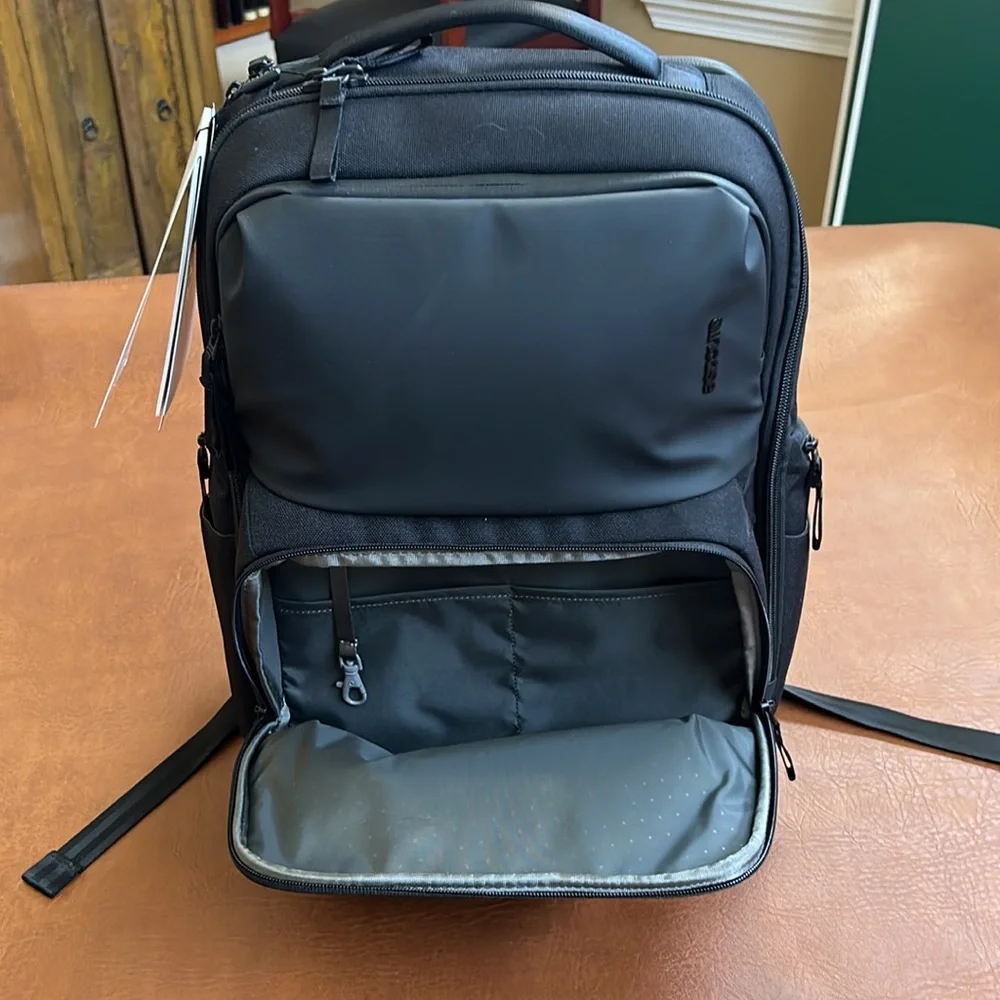 Backpack - Picture 8 of 10